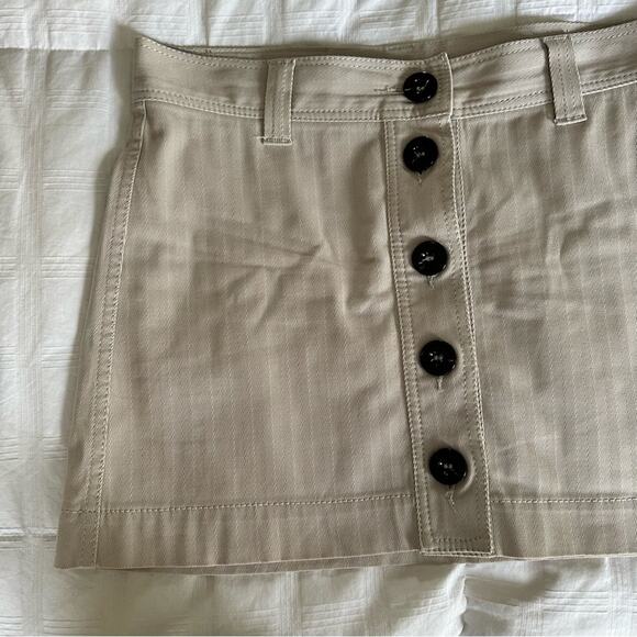 Burberry cream color mini skirt button down size 6 - Picture 8 of 12